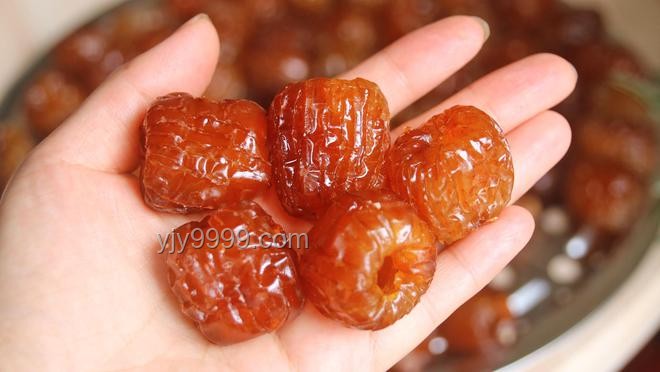 小宇海边生存技能：熟食的制作与重要性